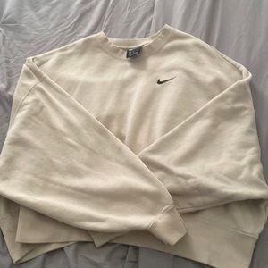 NIKE woman’s crewneck